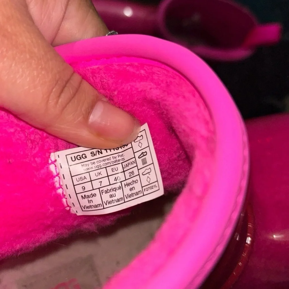 UGG Vibrant Pink Footwear - Picture 2 of 6
